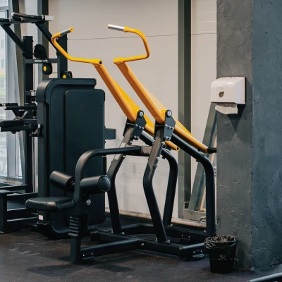 Верхняя тяга BRONZE GYM PL-1703 — профессиональный тренажёр для зала